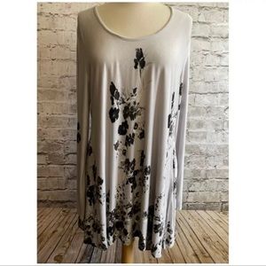 Soft Surroundings Light Gray Long Sleeve Black White Floral Tunic Top